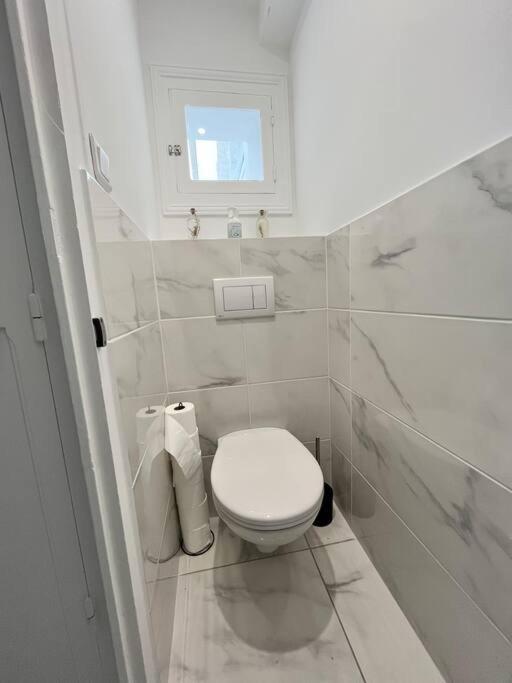 Appartement Renove - Wifi - Jardin - Centre De Niort Buitenkant foto
